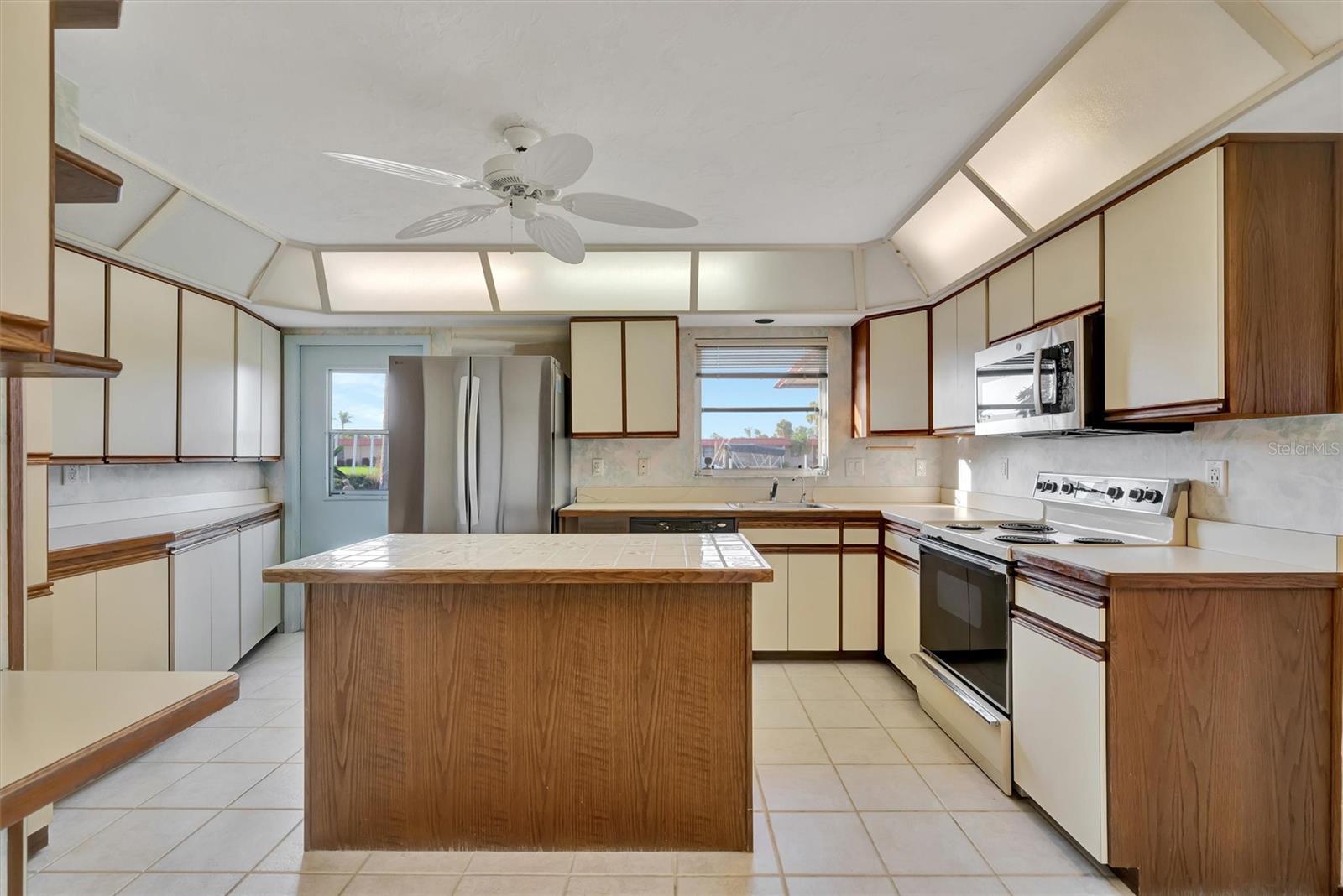 PALMA SOLA HARBOUR SEC 1 - Residential