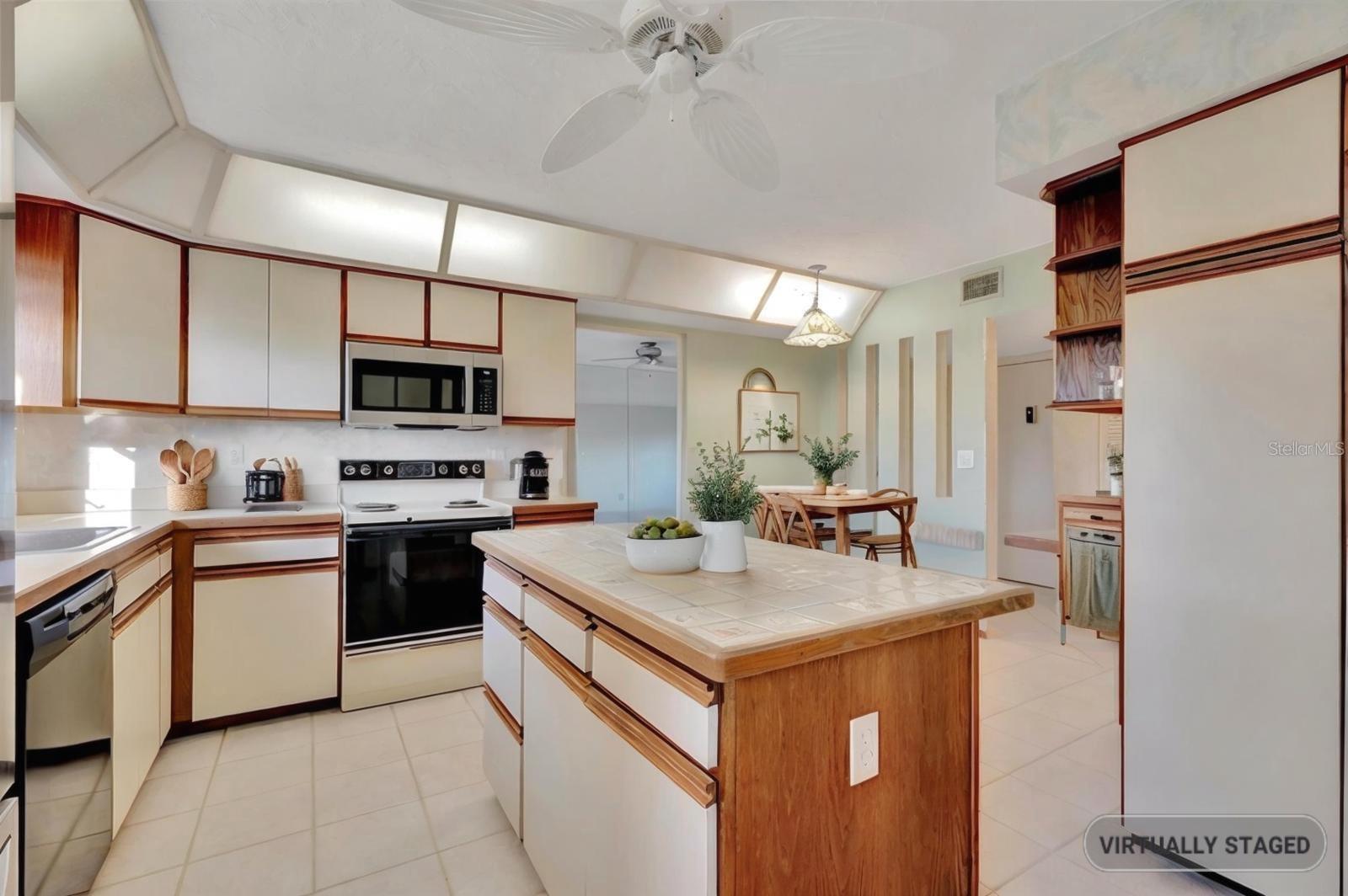 PALMA SOLA HARBOUR SEC 1 - Residential