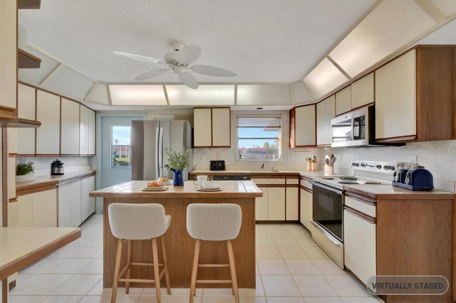 PALMA SOLA HARBOUR SEC 1 - Residential