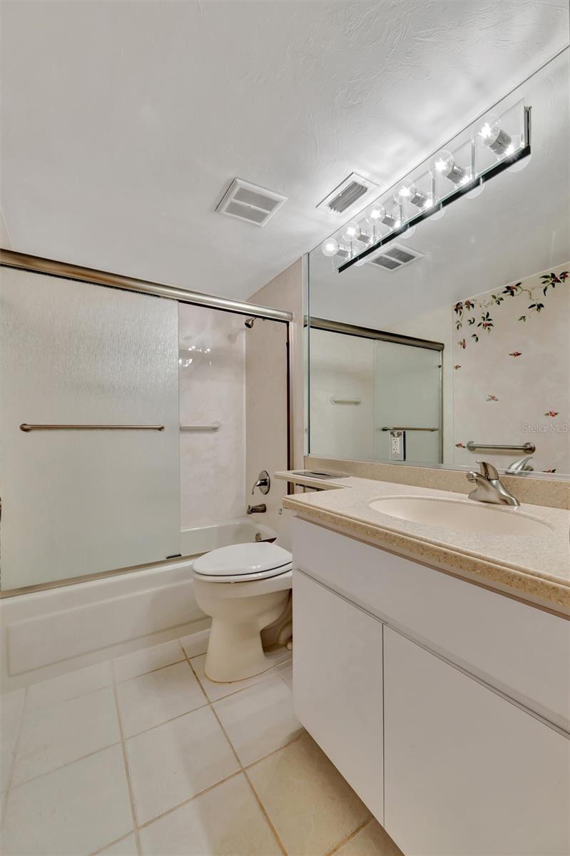 PALMA SOLA HARBOUR SEC 1 - Residential