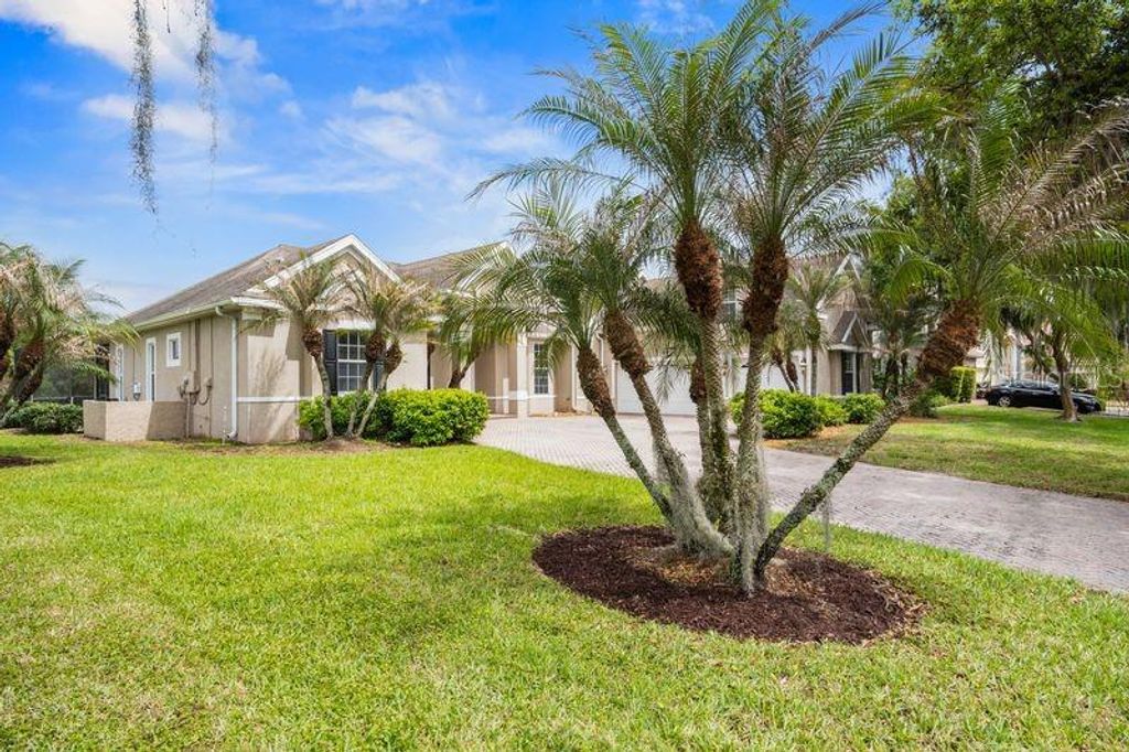 Photo of 1752 Lee Janzen Drive, Kissimmee, FL 34744 (MLS # S5145877)
