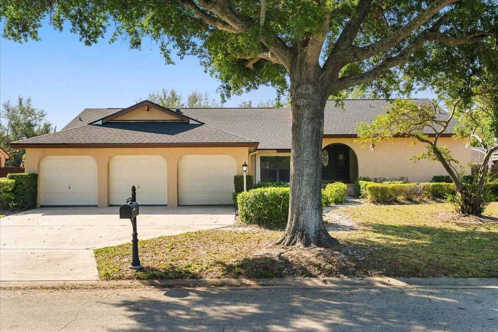 Photo of 6135 Crystal View Drive, Orlando, FL 32819 (MLS # S5151270)