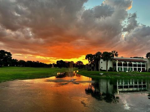 A home in LAKE WALES