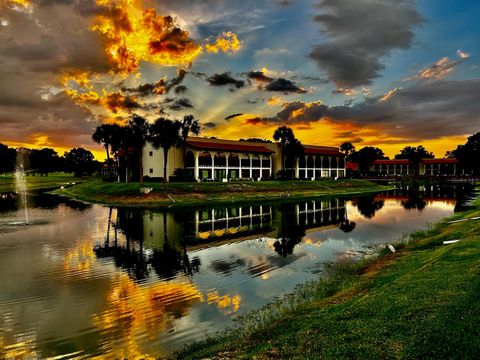 A home in LAKE WALES