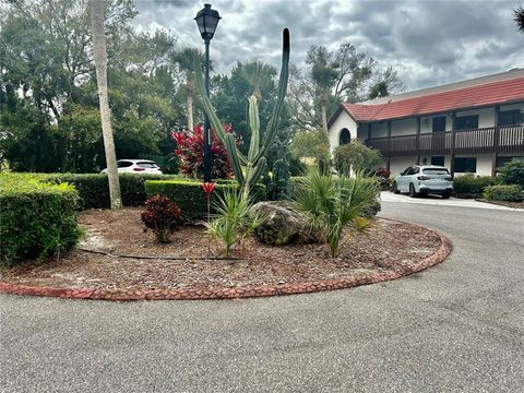 A home in LAKE WALES