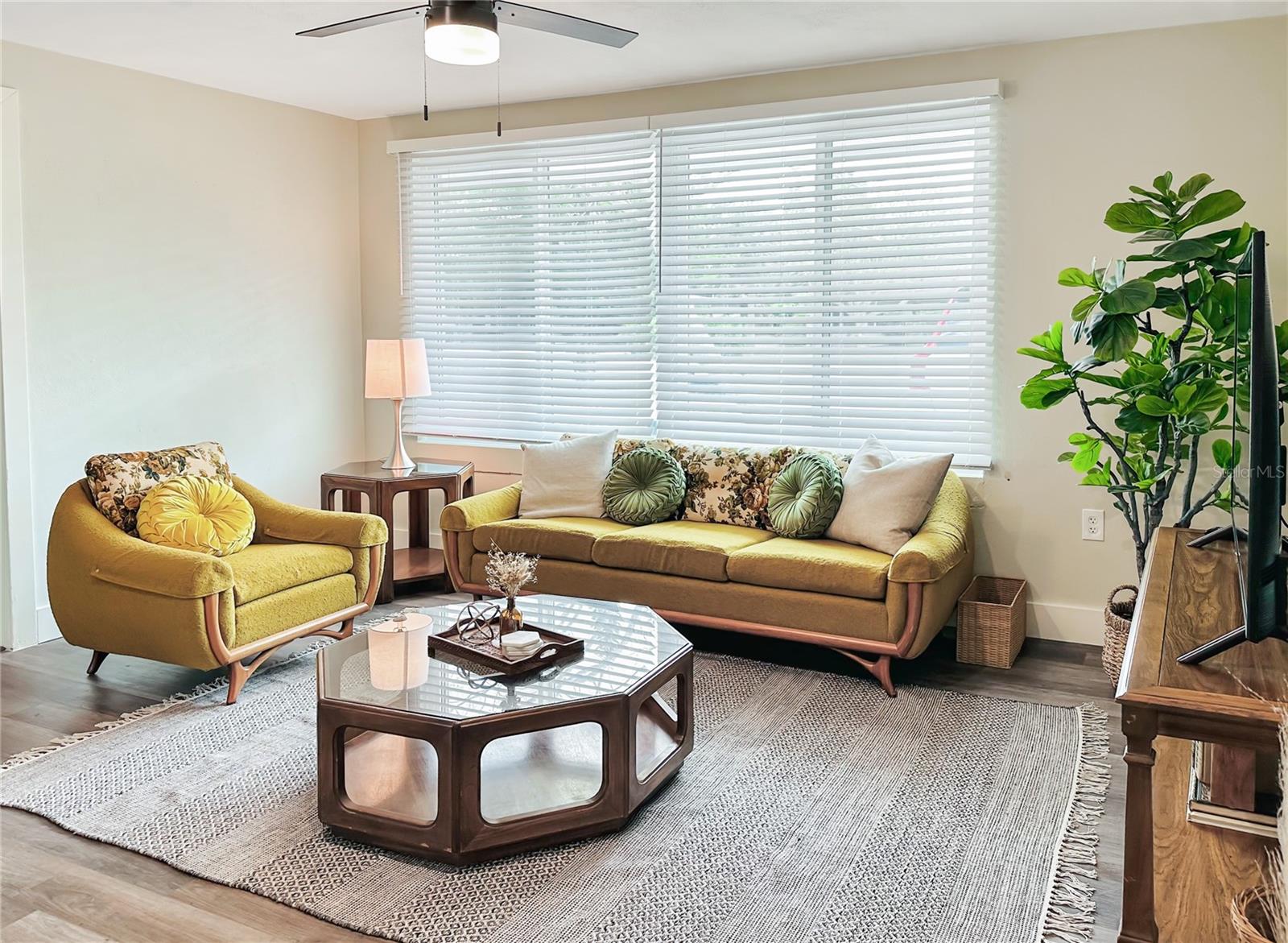 BALLENTINE MANOR ESTATES - Residential Income