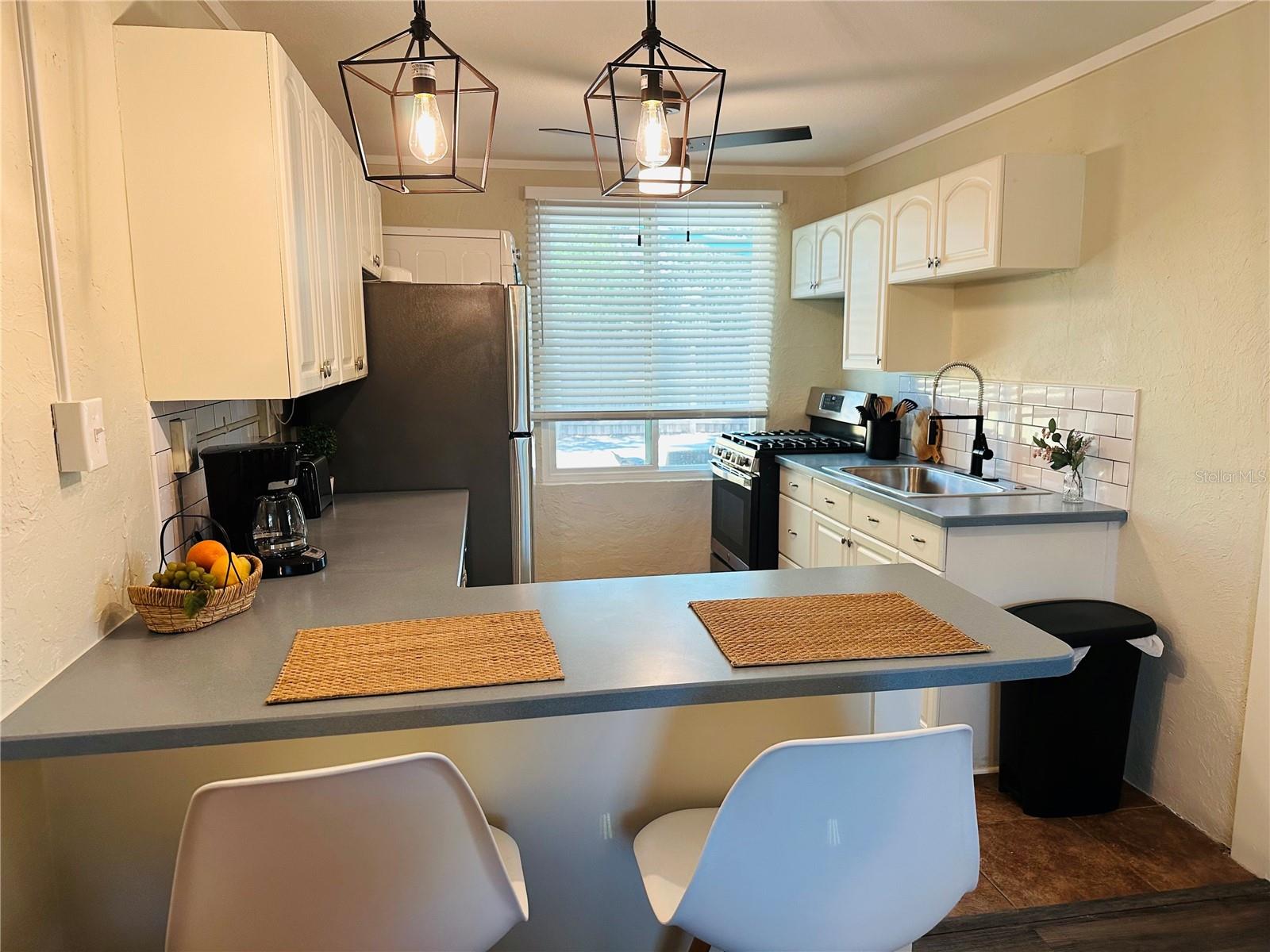 BALLENTINE MANOR ESTATES - Residential Income