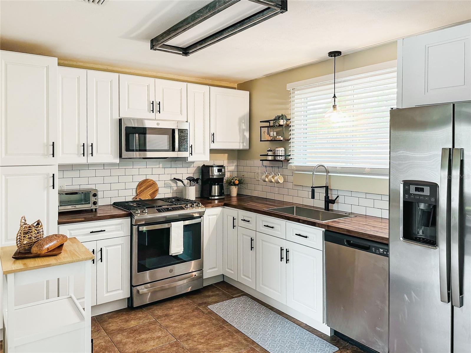 BALLENTINE MANOR ESTATES - Residential Income