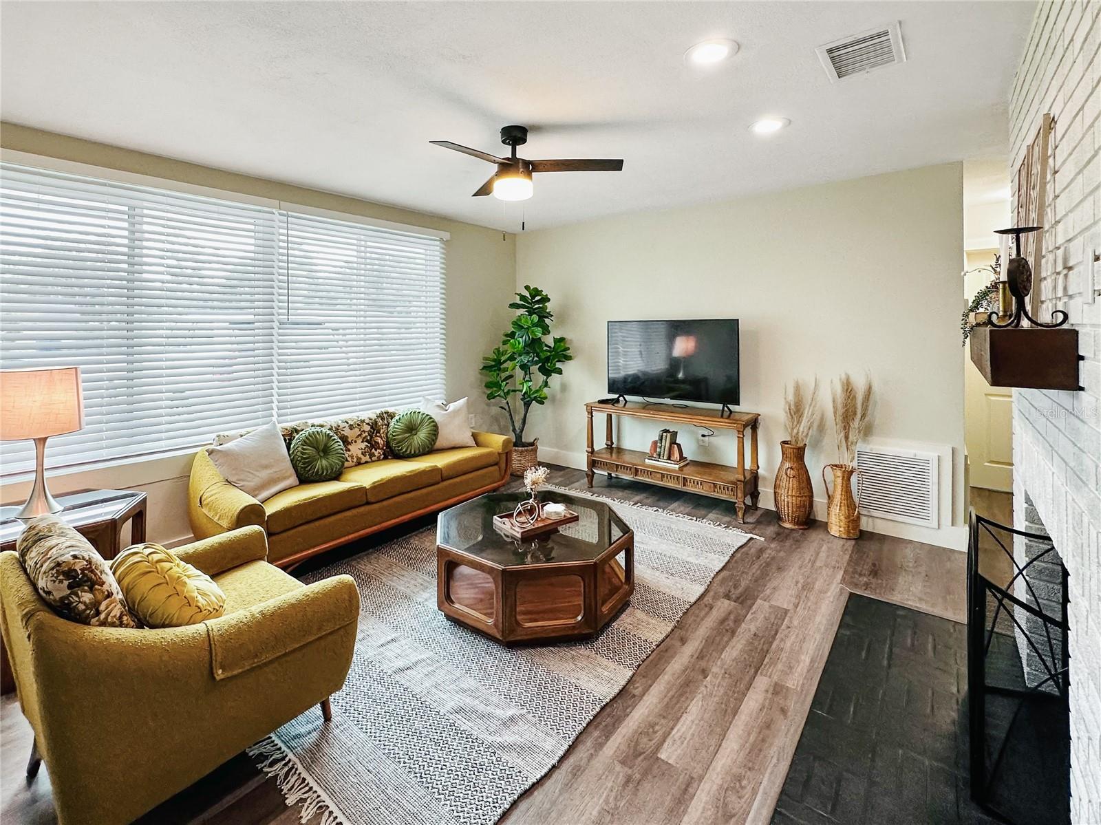 BALLENTINE MANOR ESTATES - Residential Income