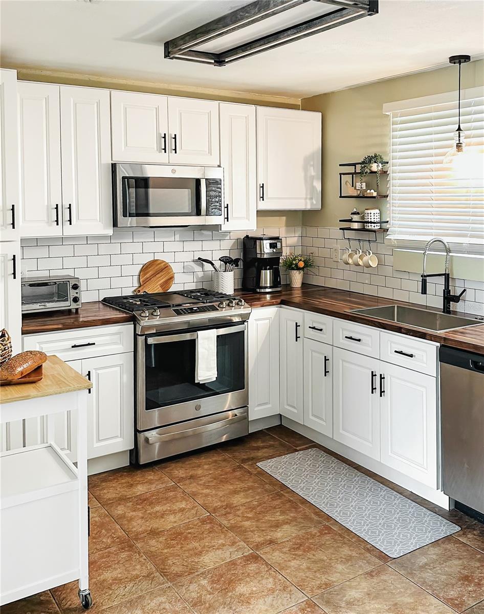 BALLENTINE MANOR ESTATES - Residential Income