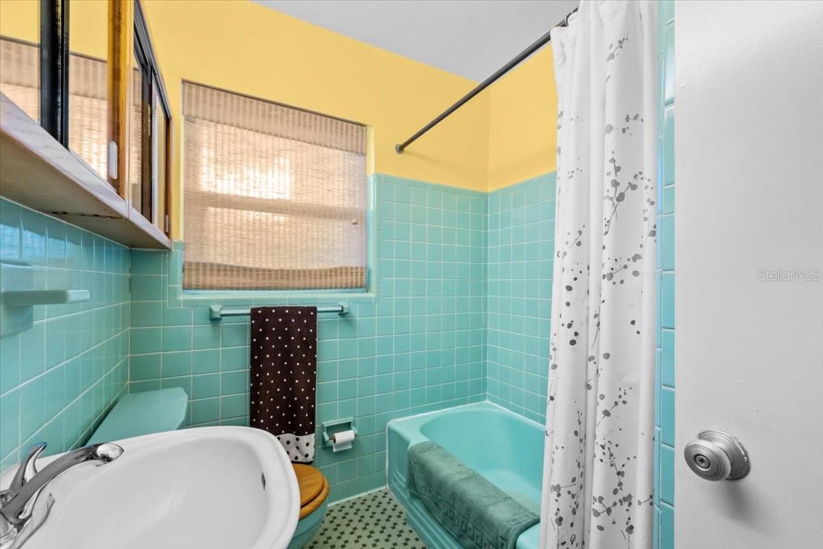 POWERS BAYVIEW ESTATES - Residential