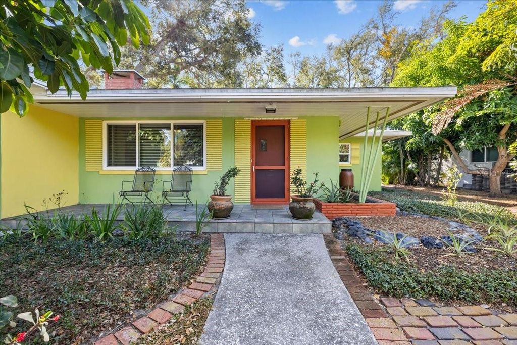 Photo of 220 22nd Avenue SE, St Petersburg, FL 33705 (MLS # TB8467545)