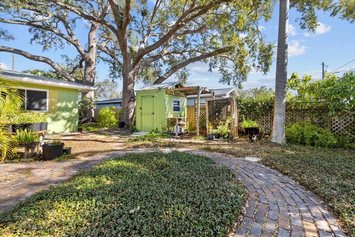 POWERS BAYVIEW ESTATES - Residential