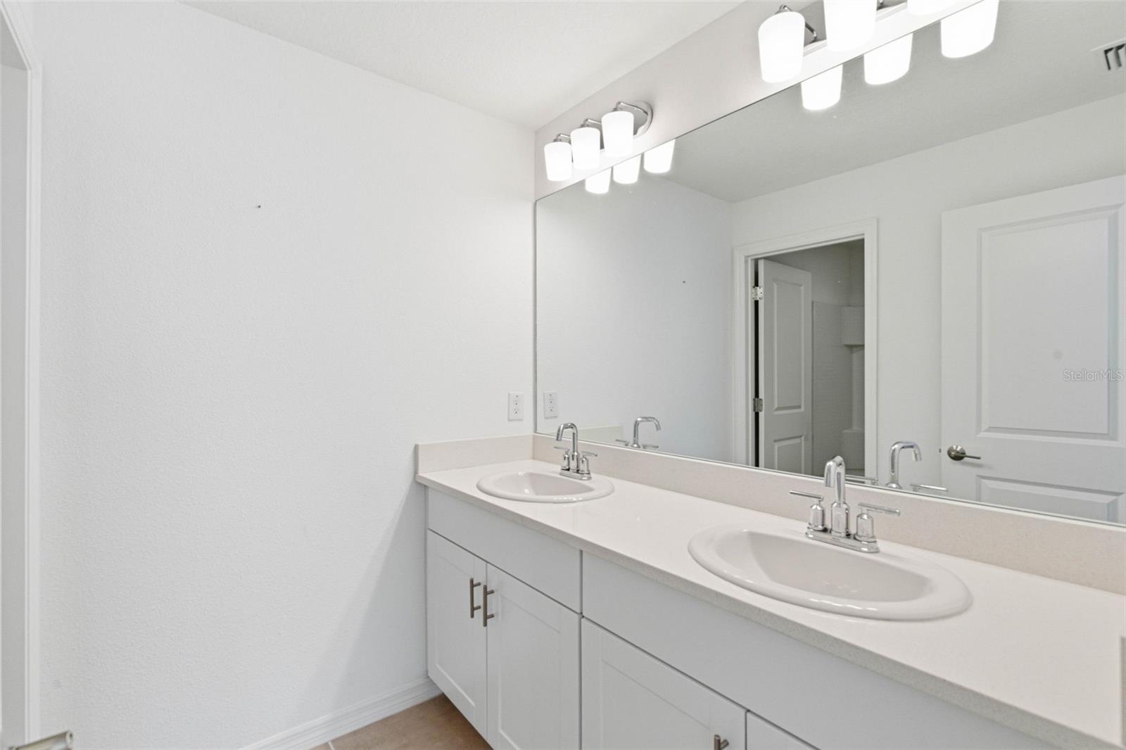 ARTISAN LAKES EAVES BEND PH II SUBPH A, - Residential