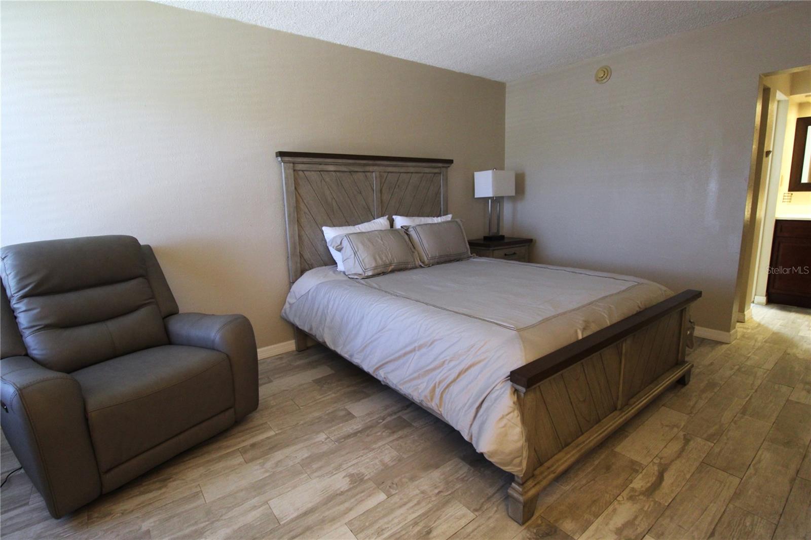 GARDEN APTS - Residential Lease