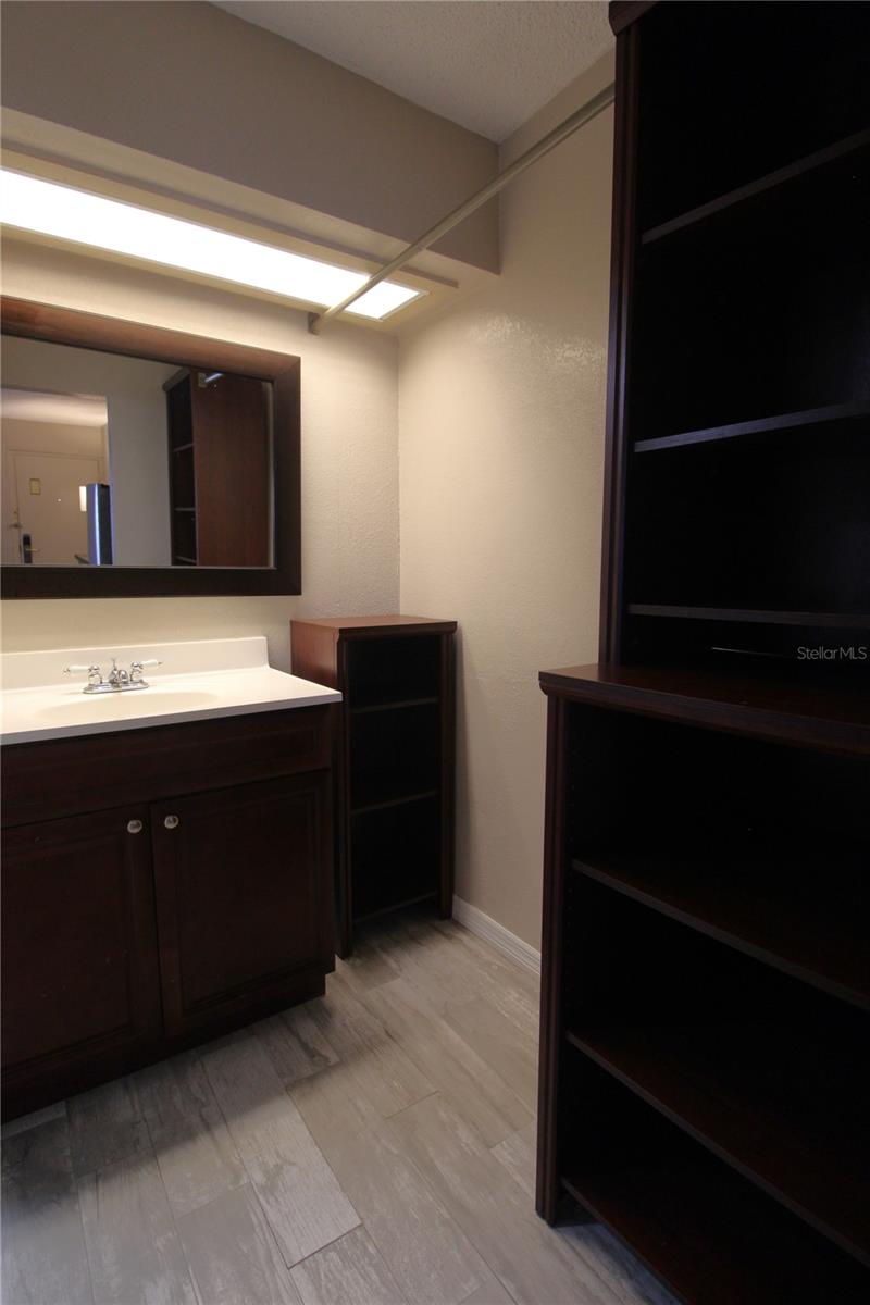 GARDEN APTS - Residential Lease