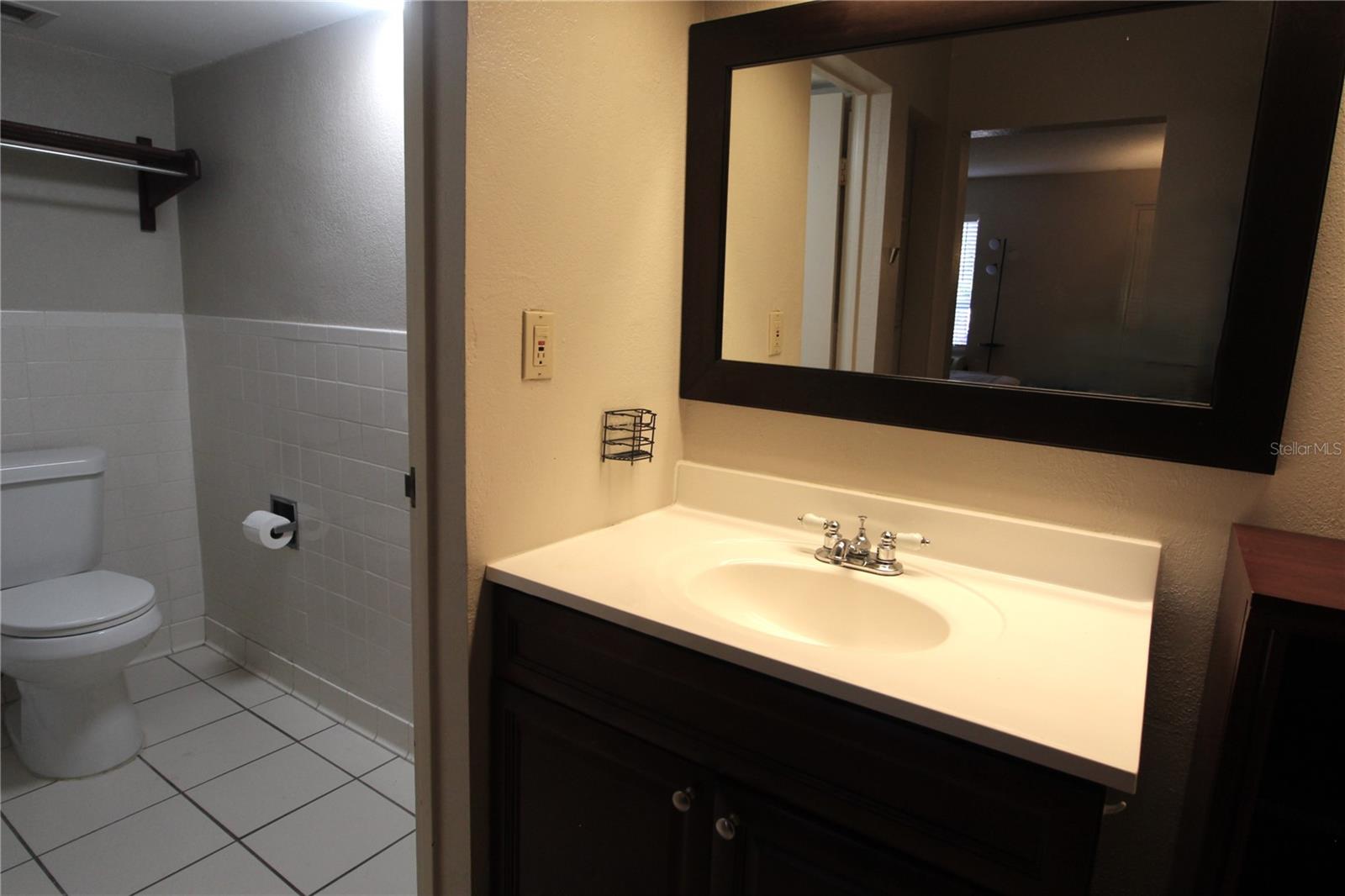 GARDEN APTS - Residential Lease