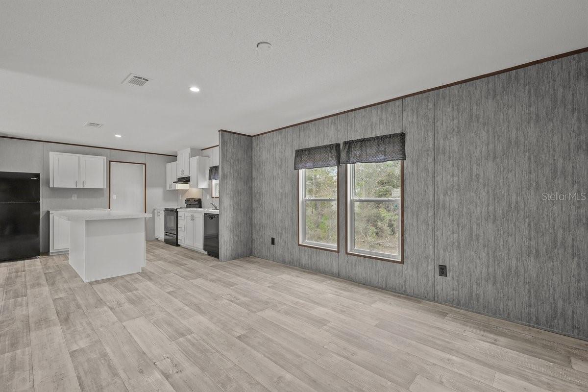 MELROSE LANDING - Residential