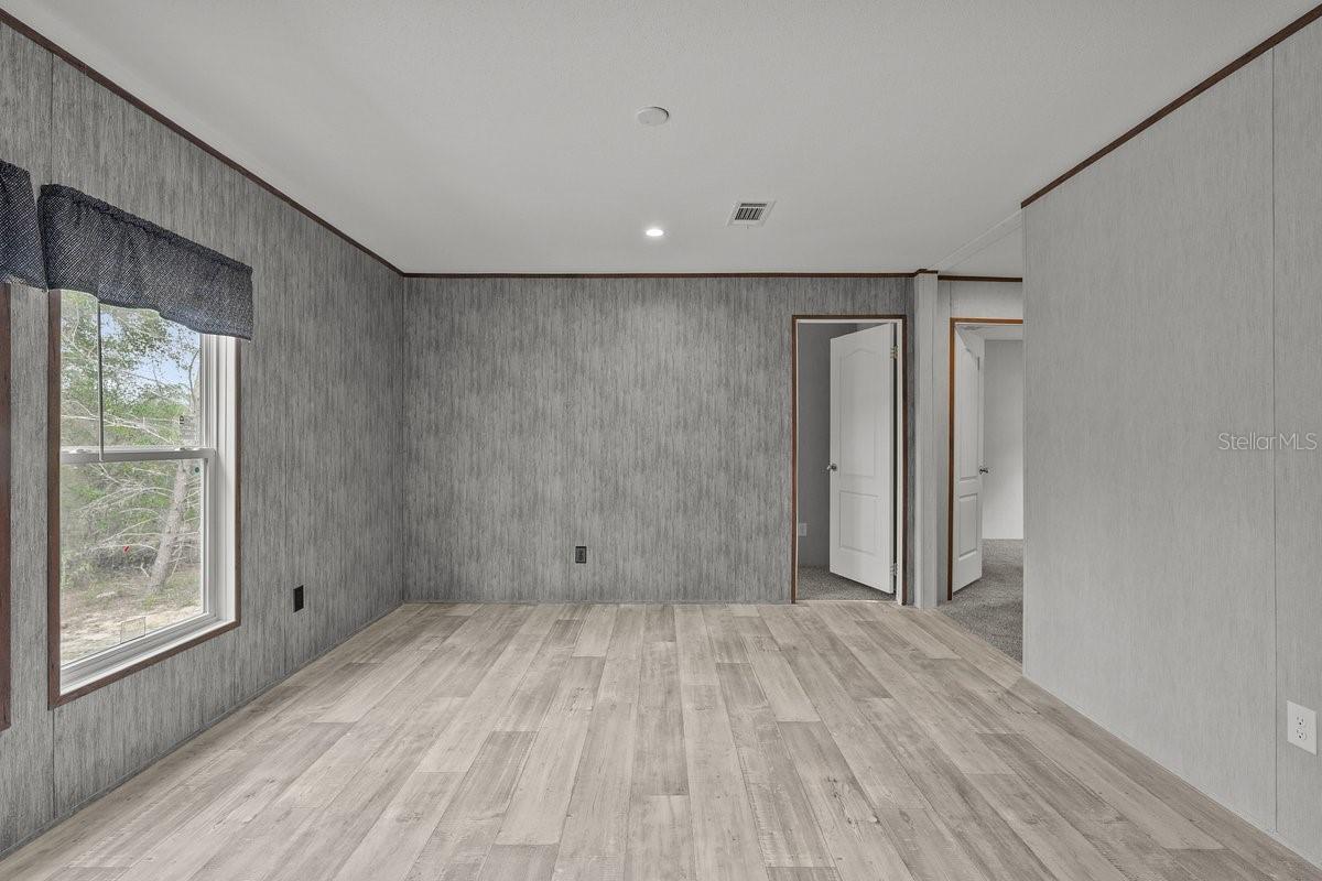 MELROSE LANDING - Residential