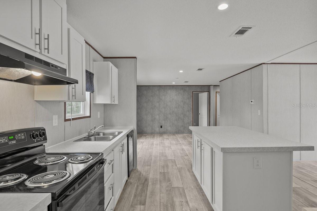 MELROSE LANDING - Residential