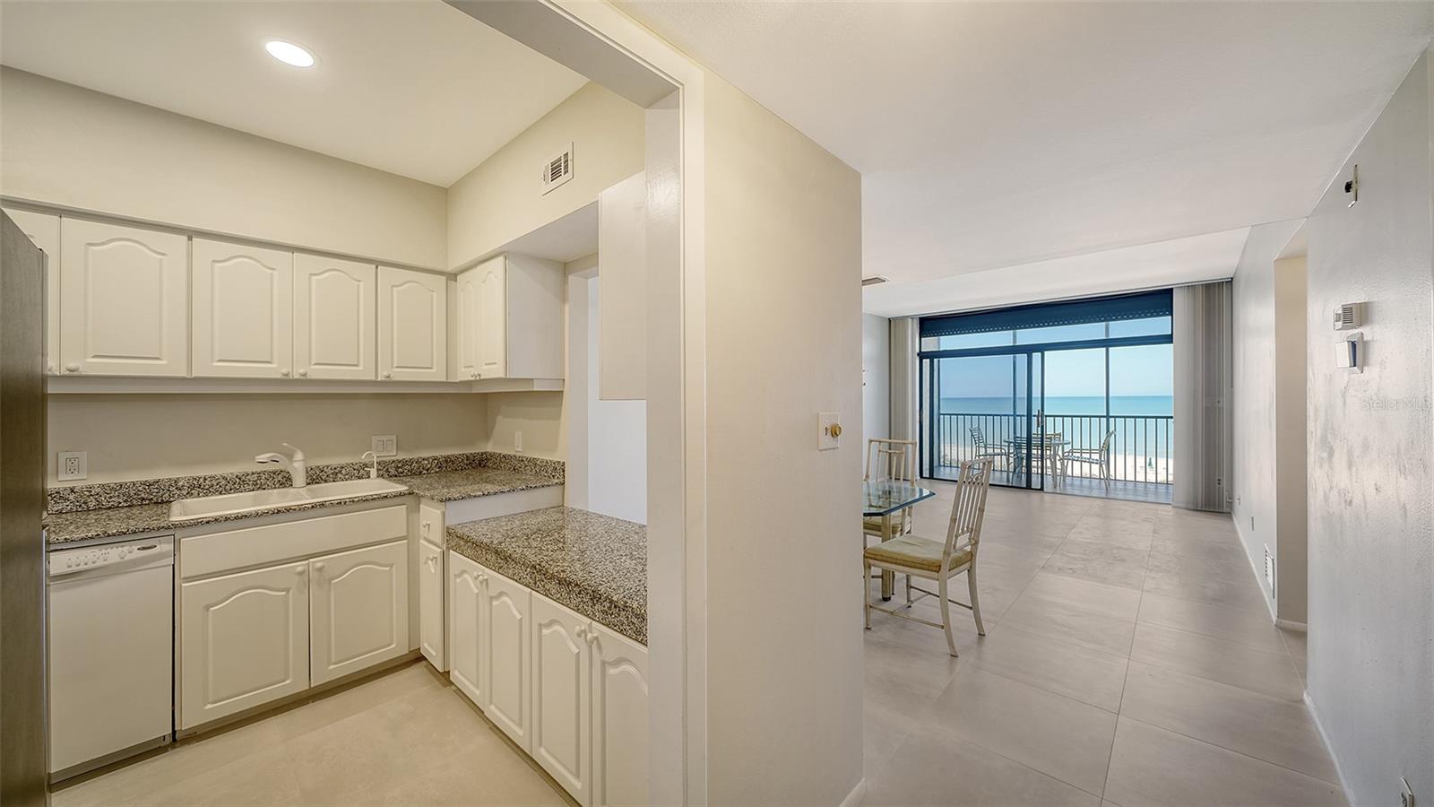 1945 GULF OF MEXICO DRIVE M2-310