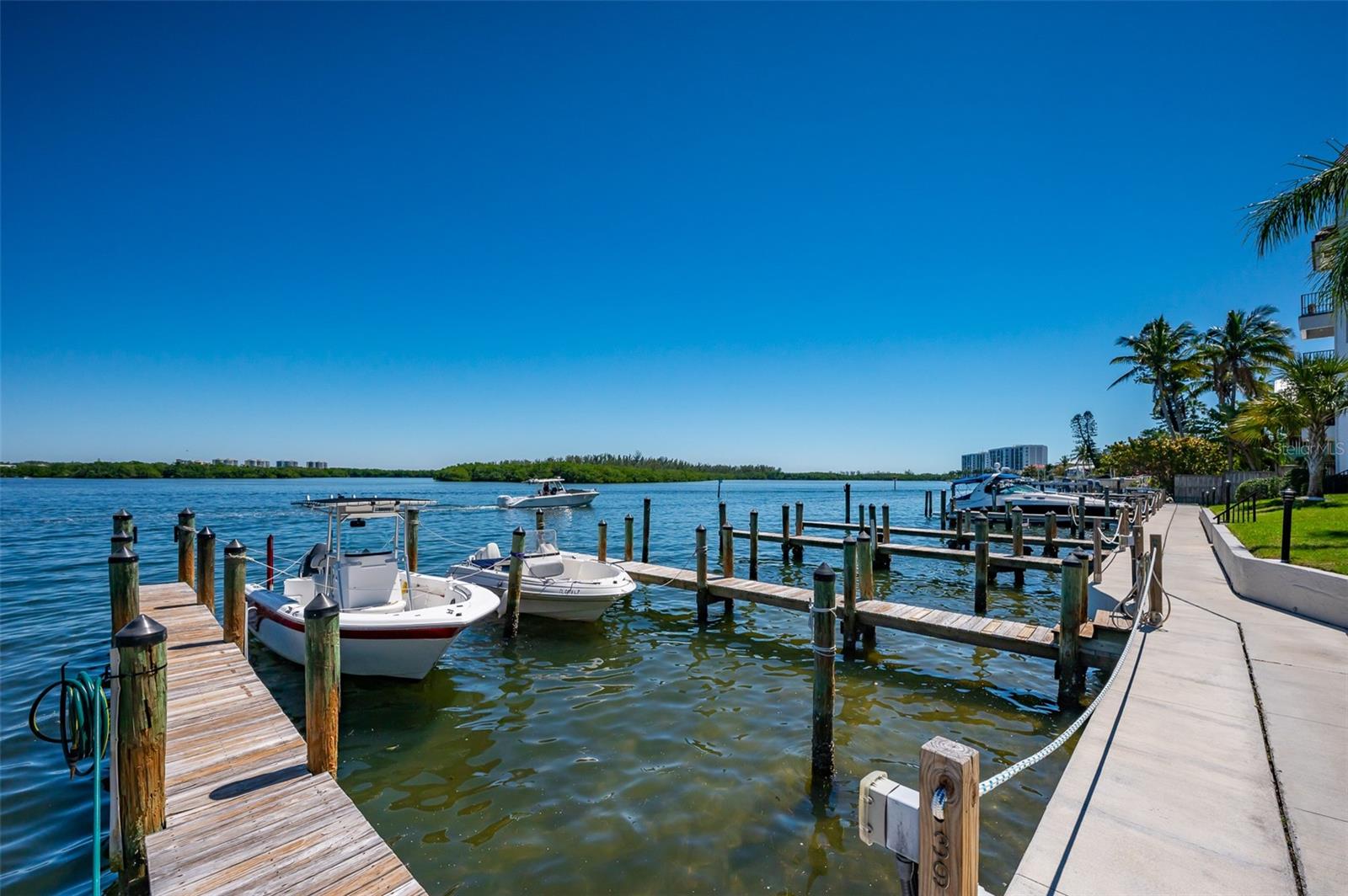 SUNRISE COVE SEC 4 - Residential