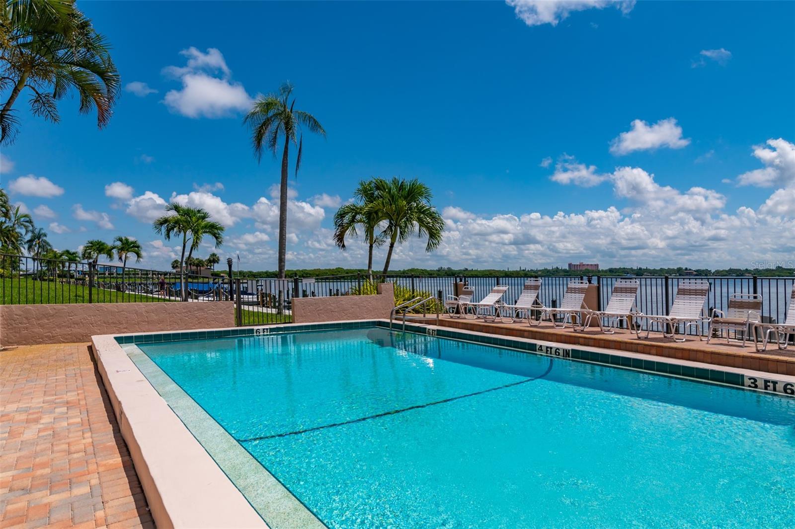 SUNRISE COVE SEC 4 - Residential