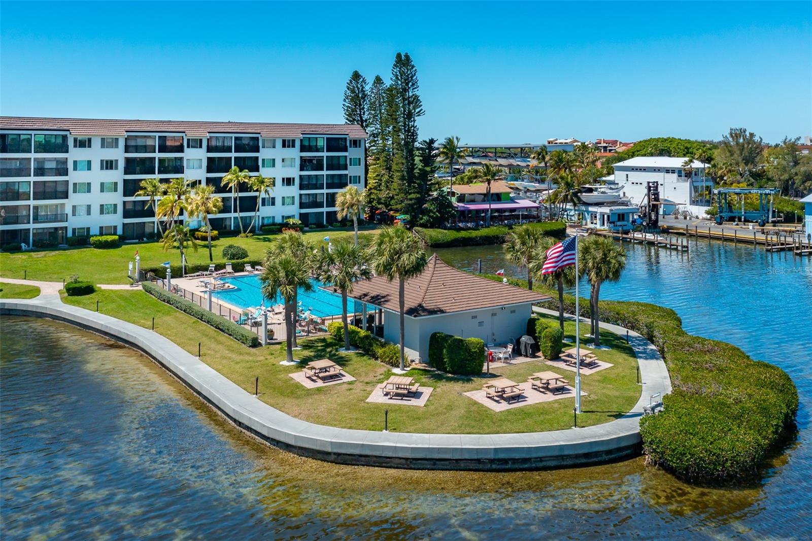 SUNRISE COVE SEC 4 - Residential