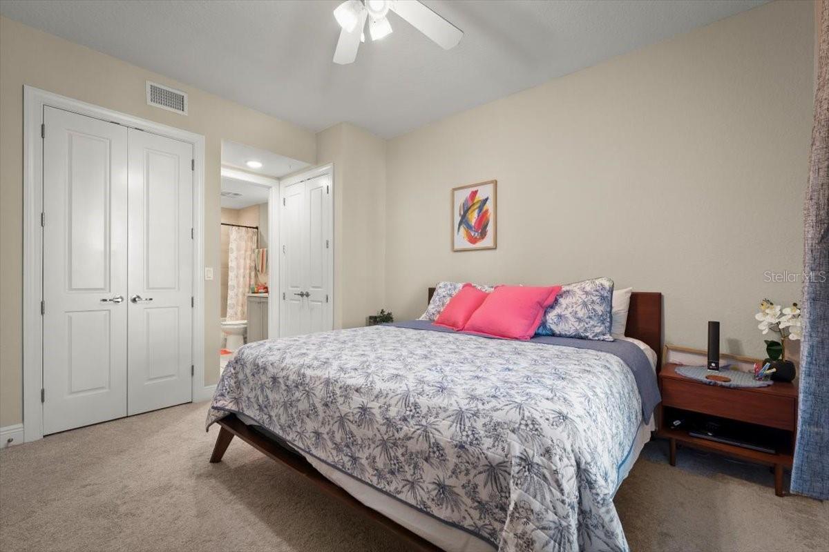 RIVERWALK/CORONAD ISLAND-BLDG - Residential