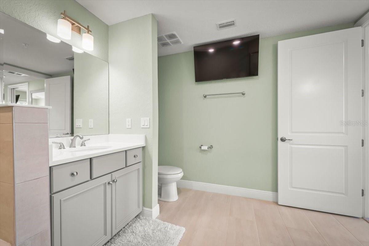 RIVERWALK/CORONAD ISLAND-BLDG - Residential