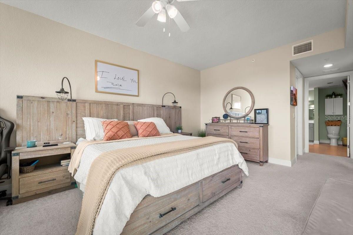 RIVERWALK/CORONAD ISLAND-BLDG - Residential