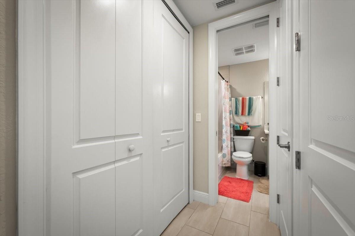 RIVERWALK/CORONAD ISLAND-BLDG - Residential