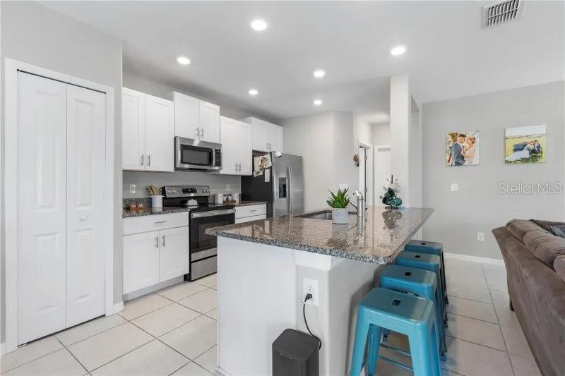 ABBOTT SQUARE PH 2 - Residential