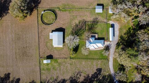 A home in HIGH SPRINGS