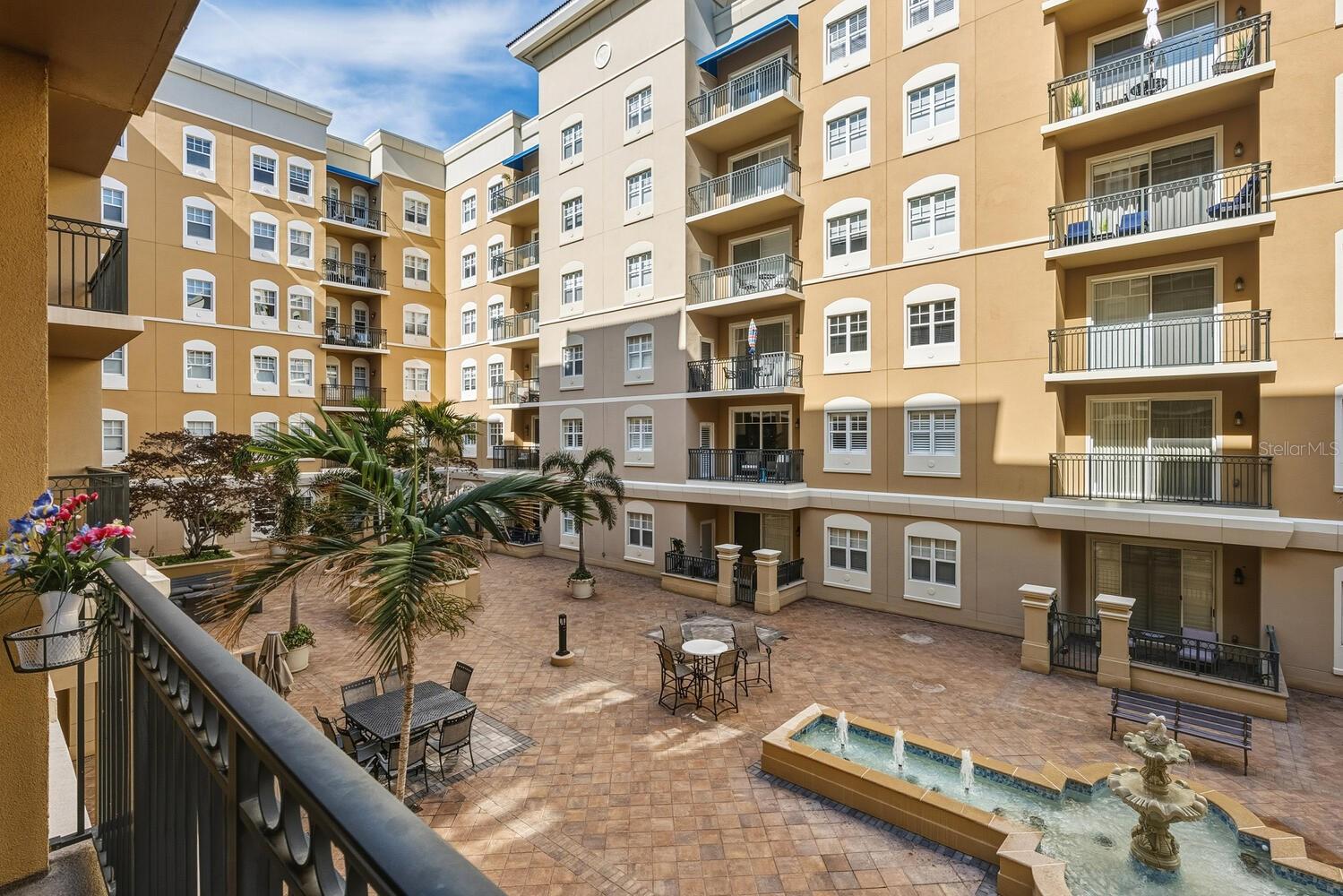 BROADWAY PROMENADE - Residential