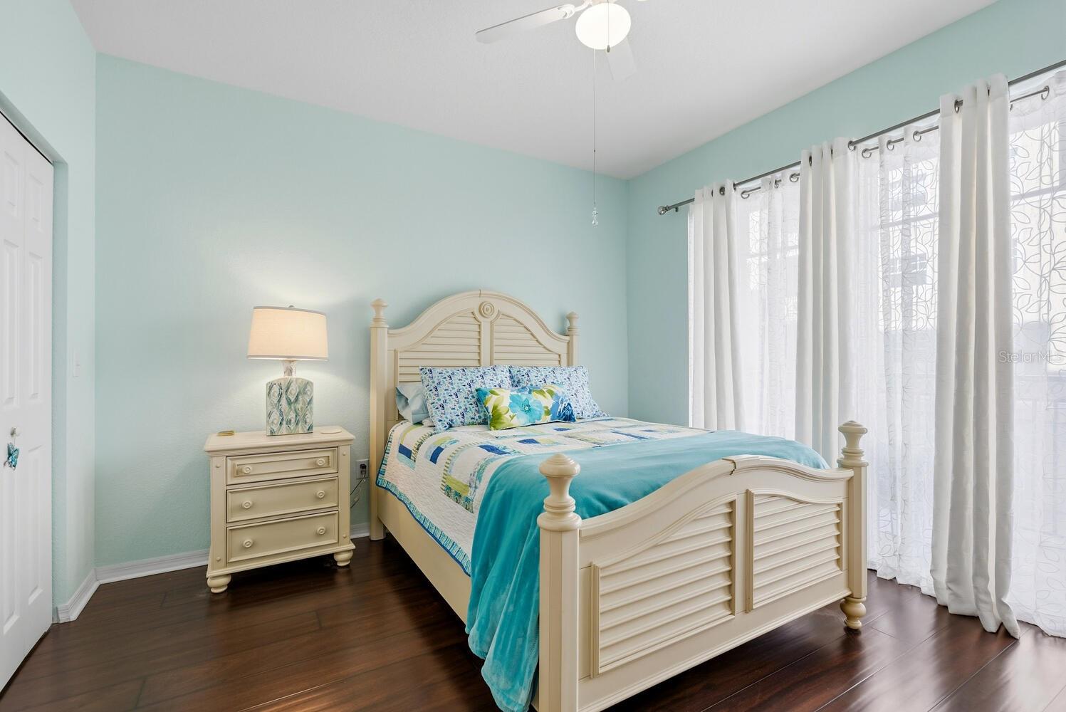 BROADWAY PROMENADE - Residential