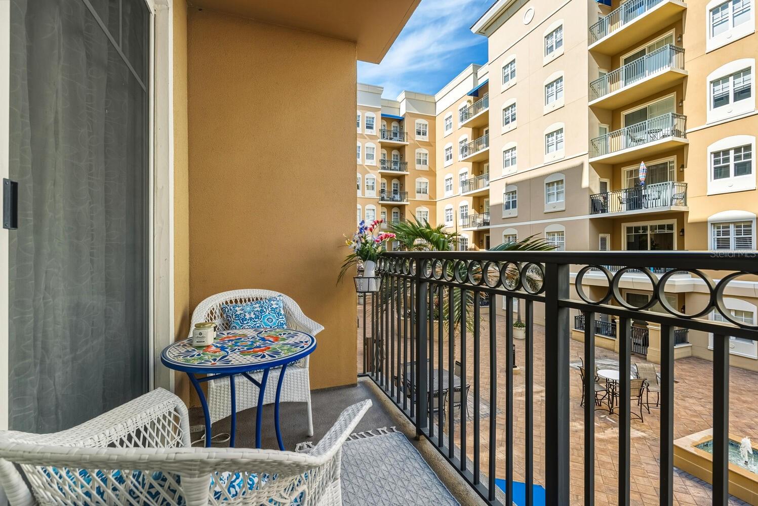 BROADWAY PROMENADE - Residential