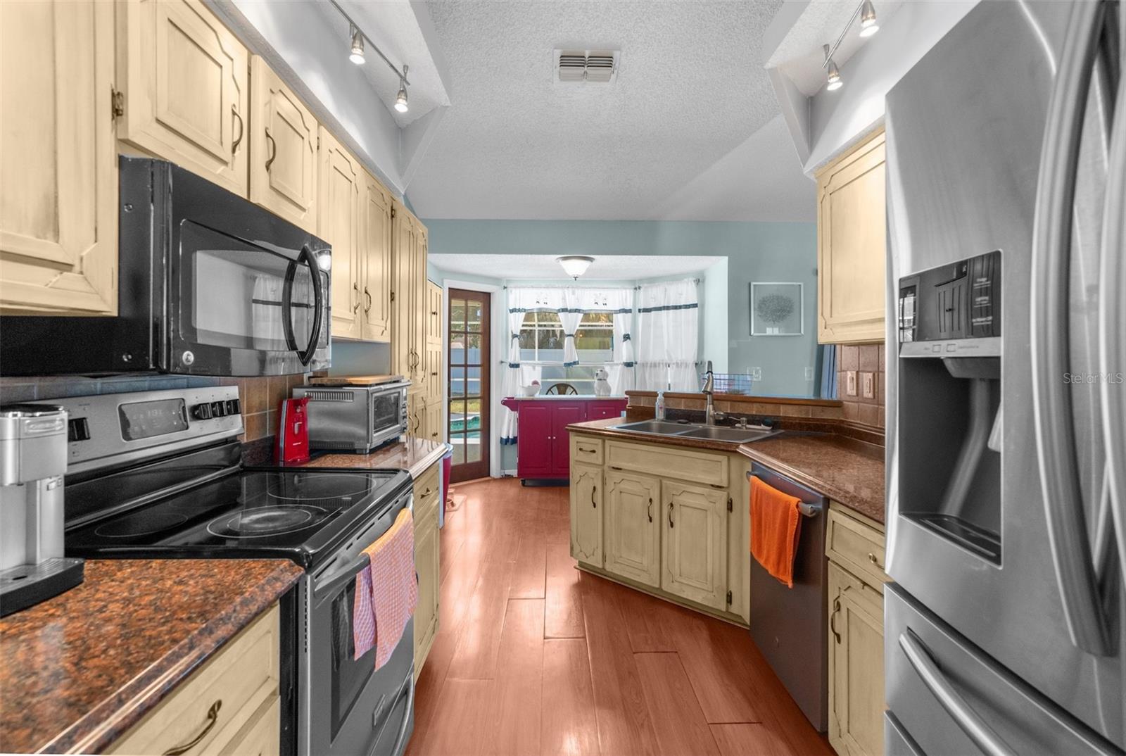 SPRING HILL - Residential