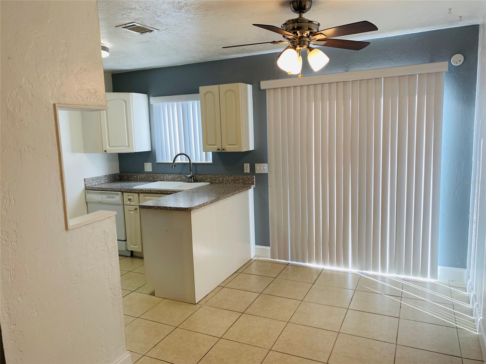 Village Green Twnhs Condo - Residential