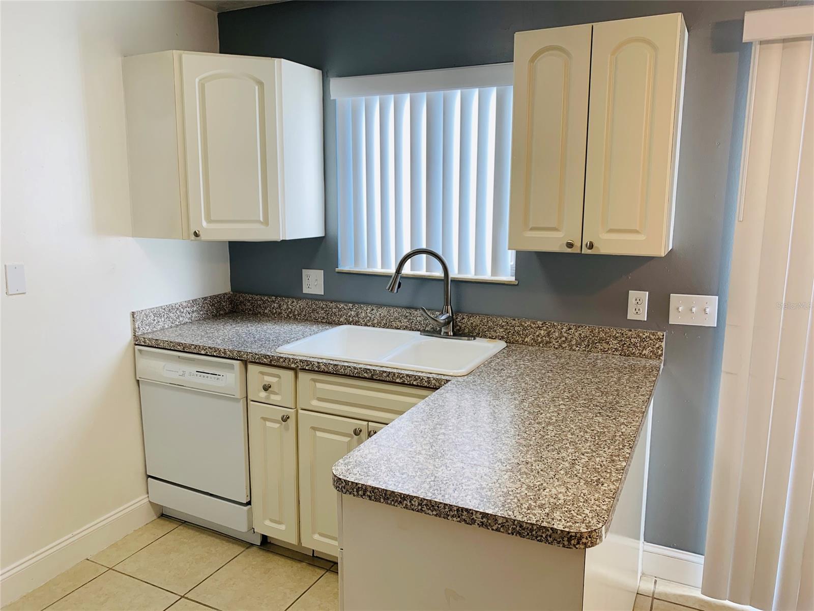 Village Green Twnhs Condo - Residential