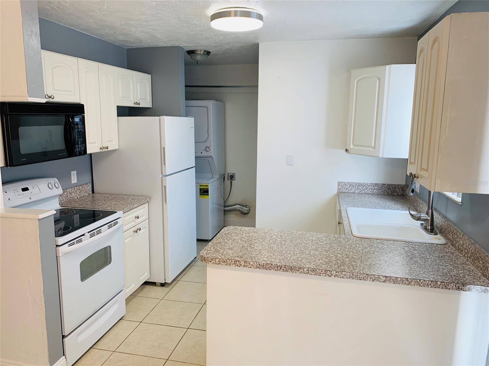 Village Green Twnhs Condo - Residential