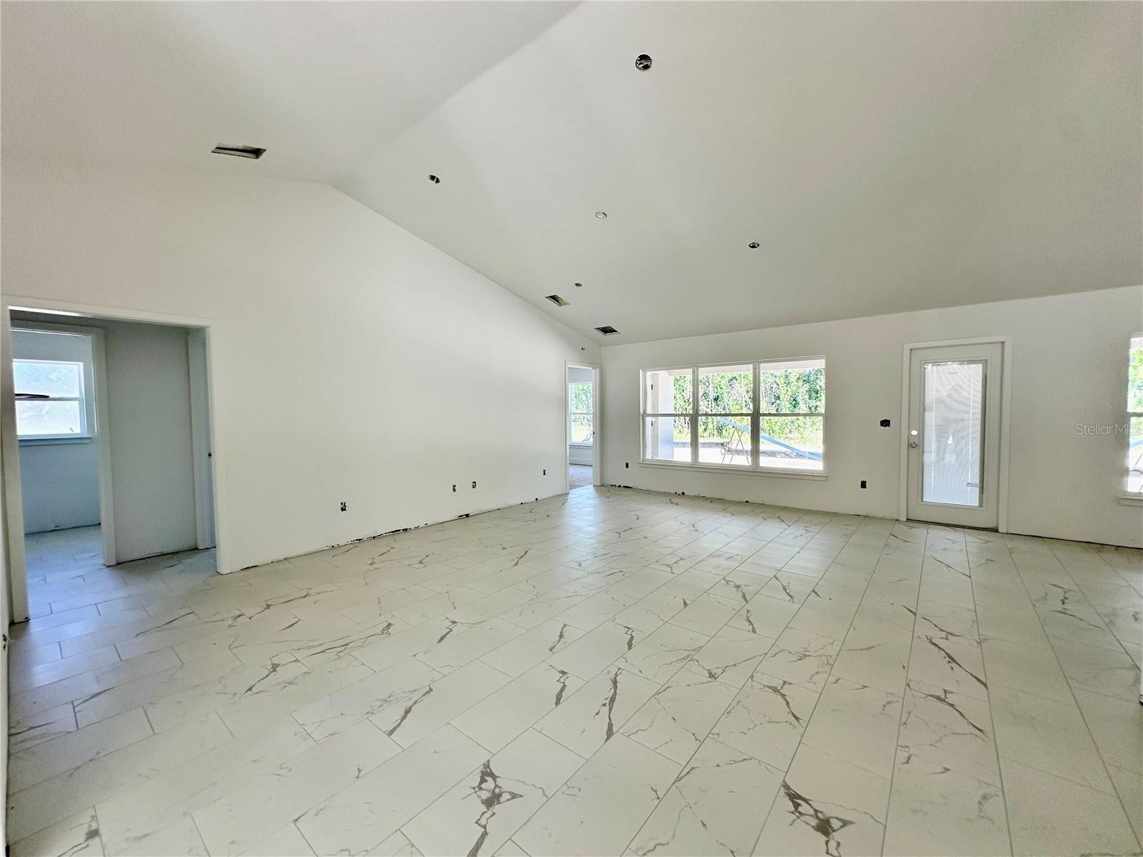 125 PECAN DRIVE