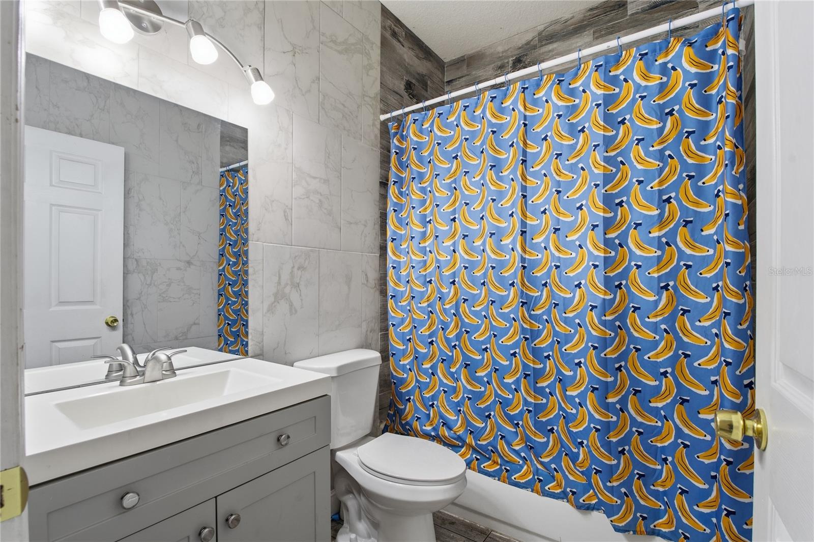 HOLLY LAKE ESTATES - Residential