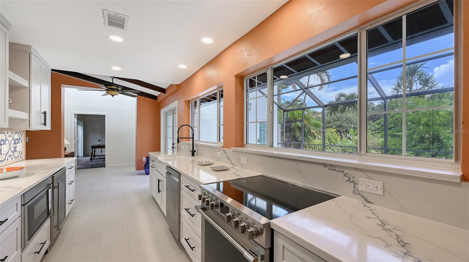 GOLDEN BEACH - Residential