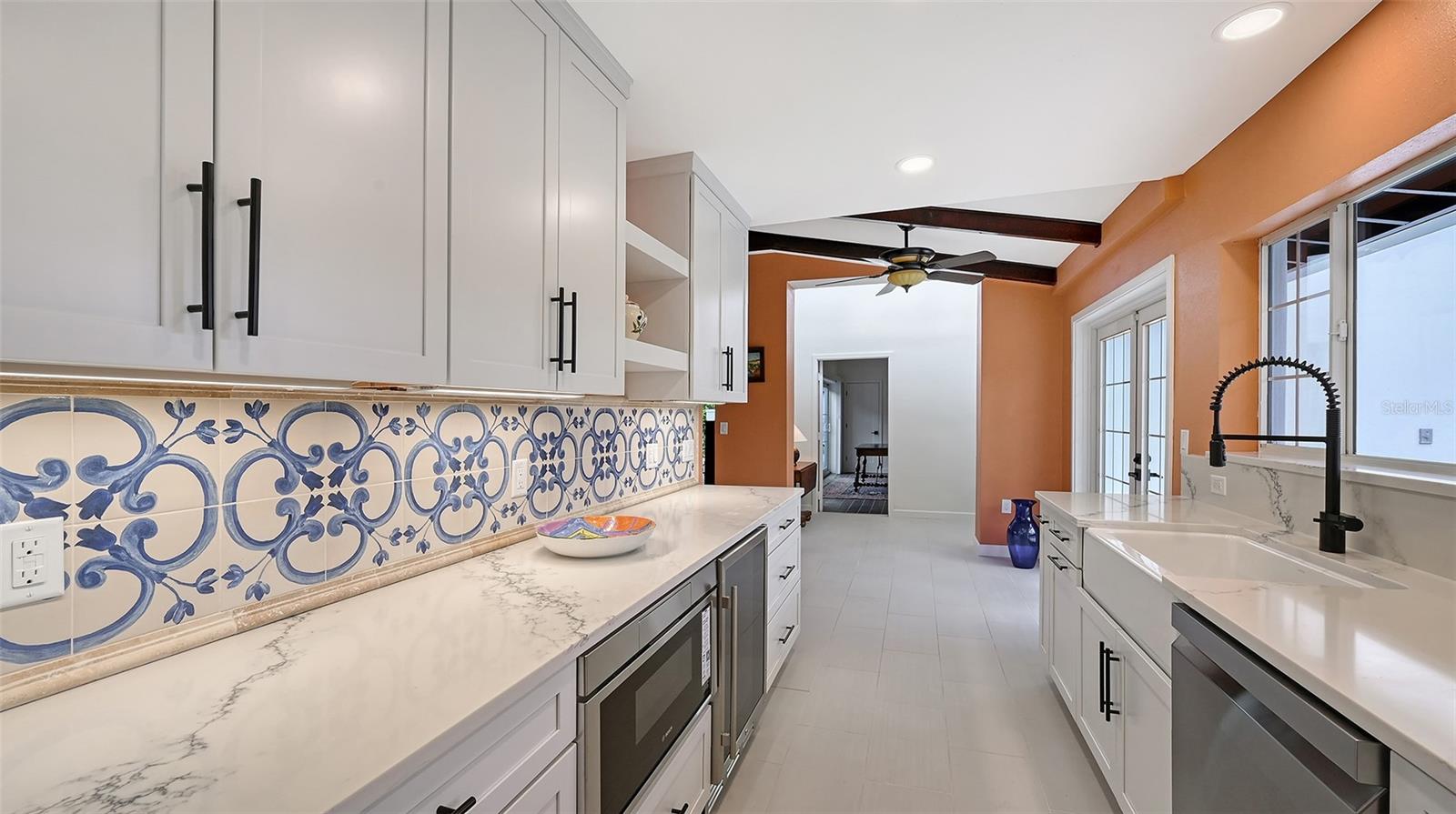 GOLDEN BEACH - Residential