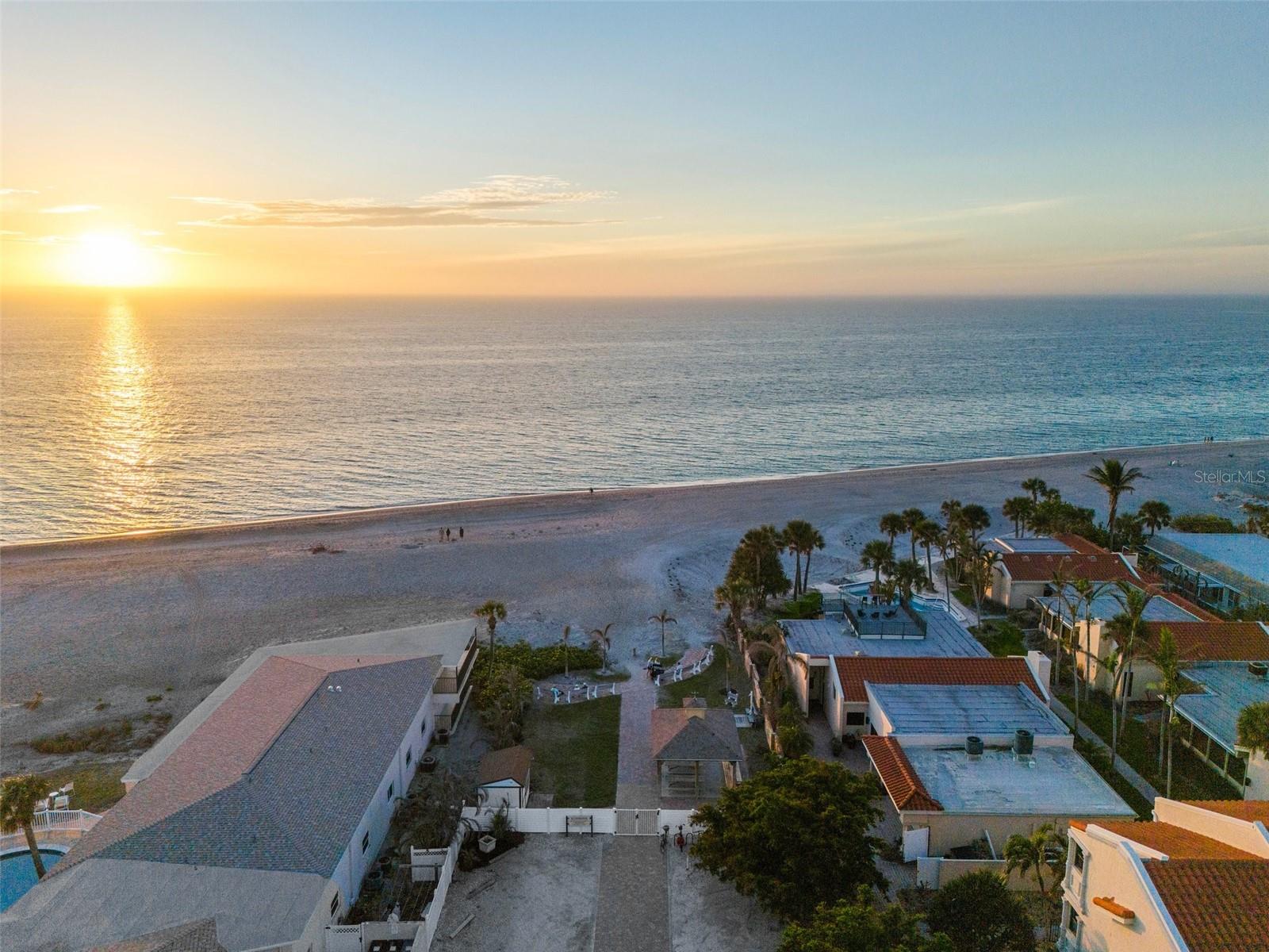 GOLDEN BEACH - Residential