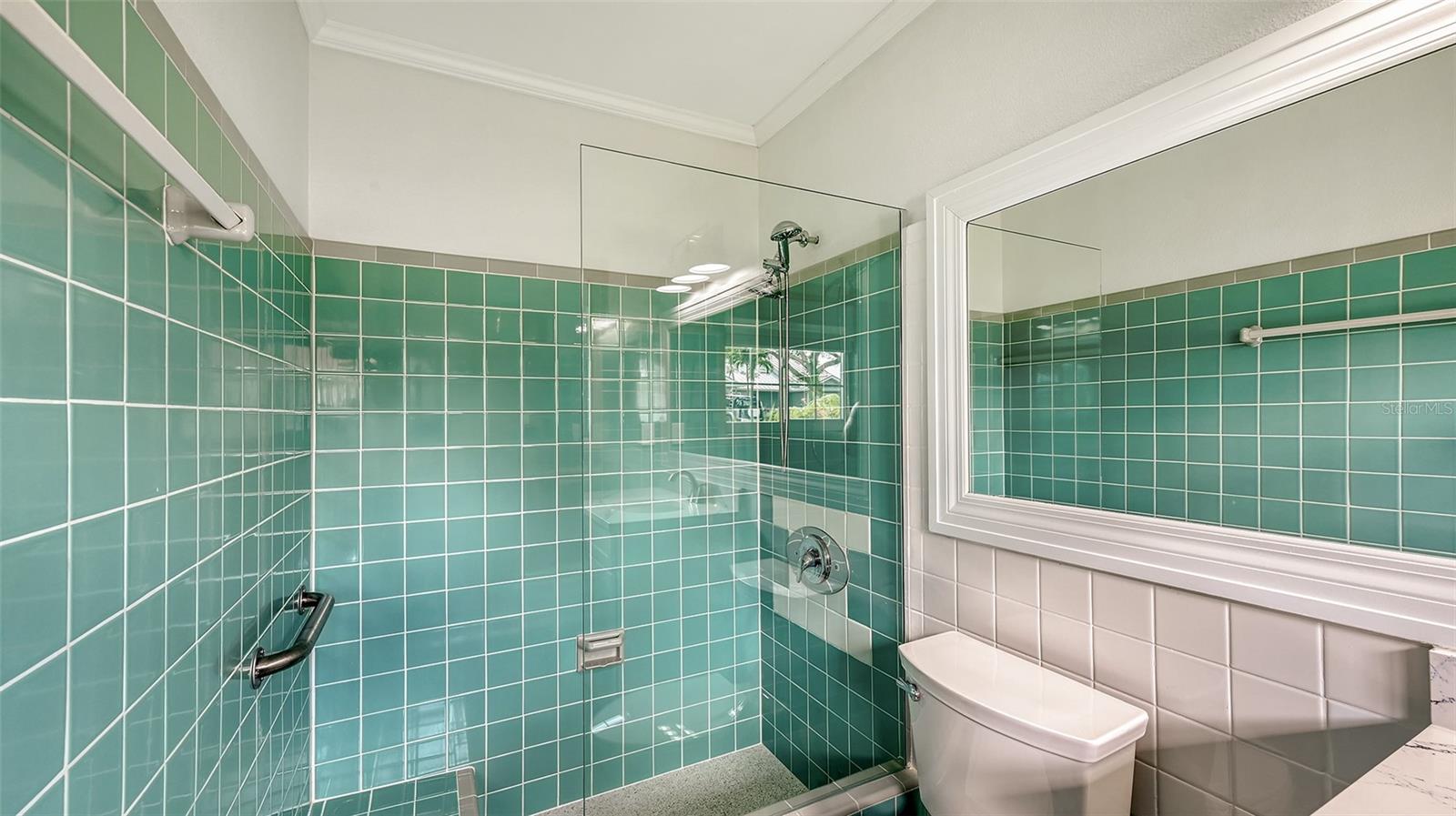 GOLDEN BEACH - Residential