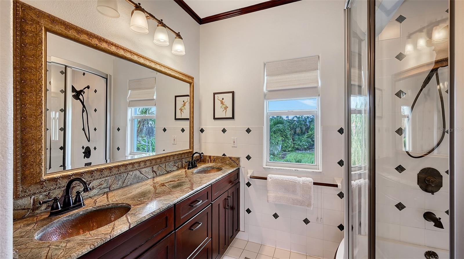 GOLDEN BEACH - Residential