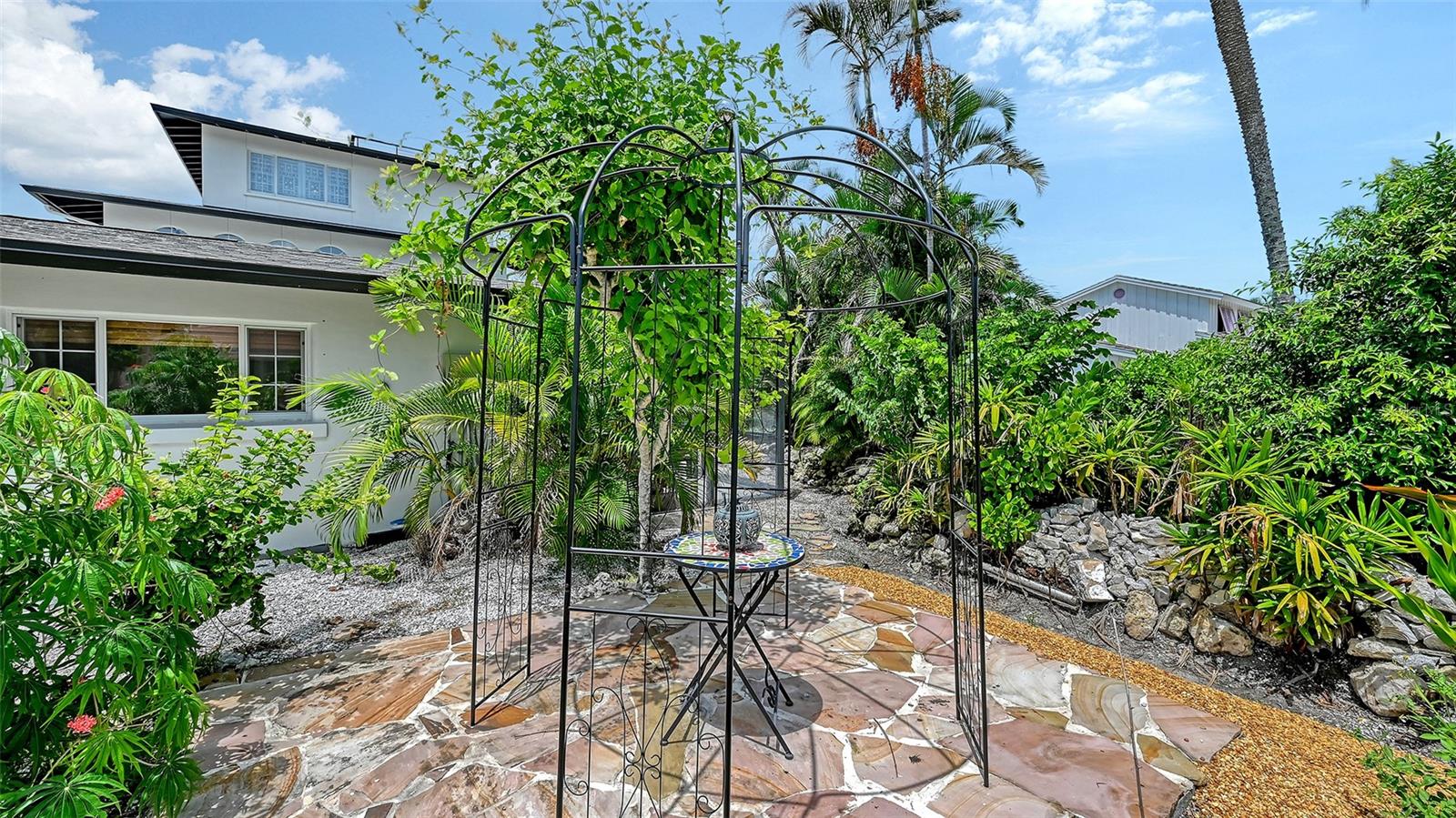 GOLDEN BEACH - Residential