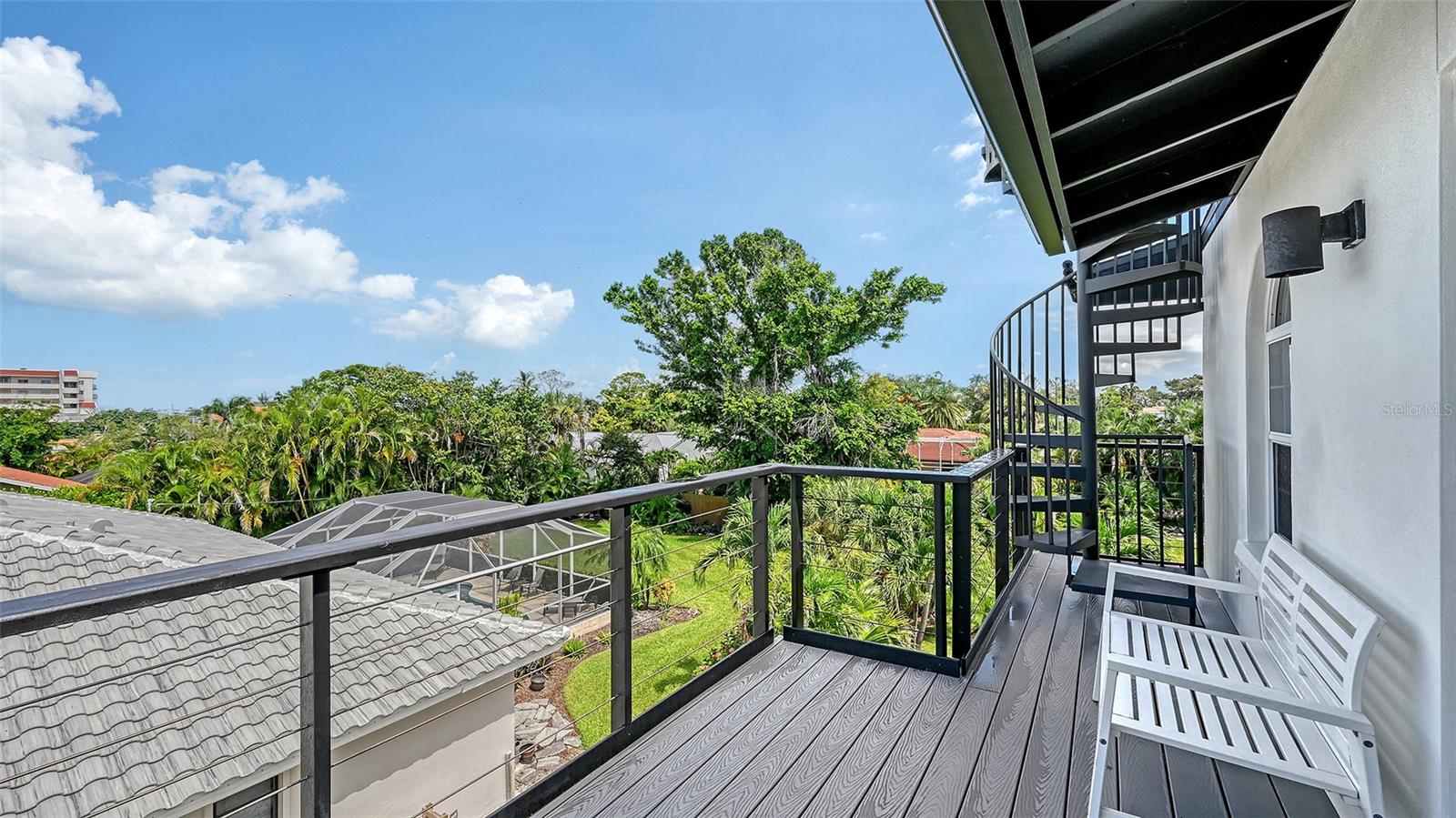 GOLDEN BEACH - Residential